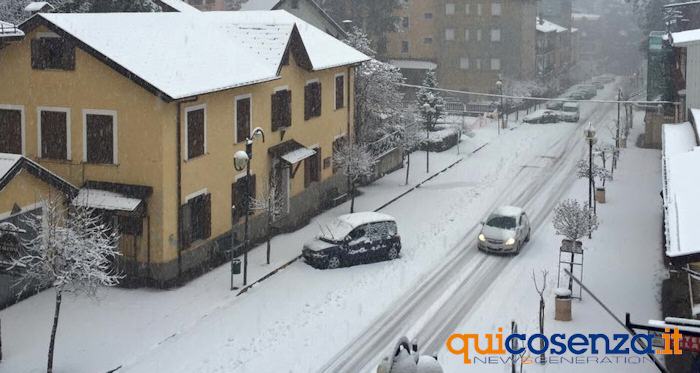 Maltempo, dopo le mareggiate irrompe il freddo. Nevica sopra i 900 metri 52 Neve Camilgiatello 1