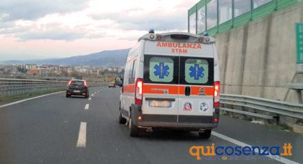 Ambulanza-Autostrada-A2_01-735x400