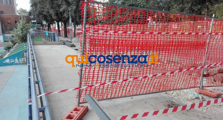 Lavori al marciapiede del Parco Romeo fermi, l'appello di Crocco per i bimbi disabili (AUDIO) 58 marciapiede parco romeo 03