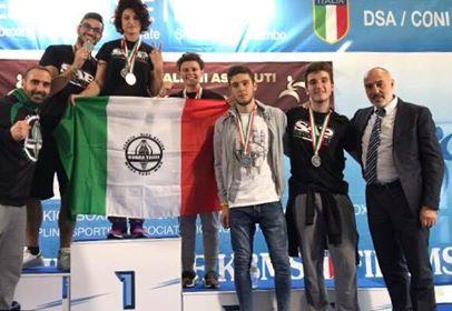 32207410_412502229221661_8096393912832229376_n