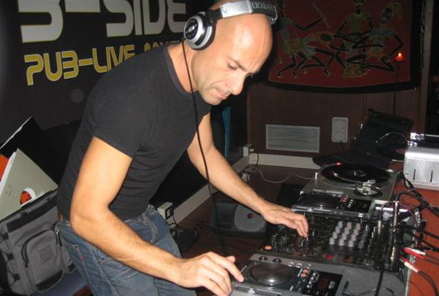 Alessio Bertallot Party inaugurale 28 ottobre 2005