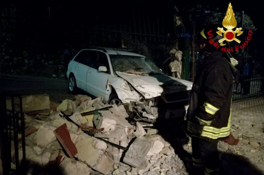 Mesoraca auto investe pedoni 02