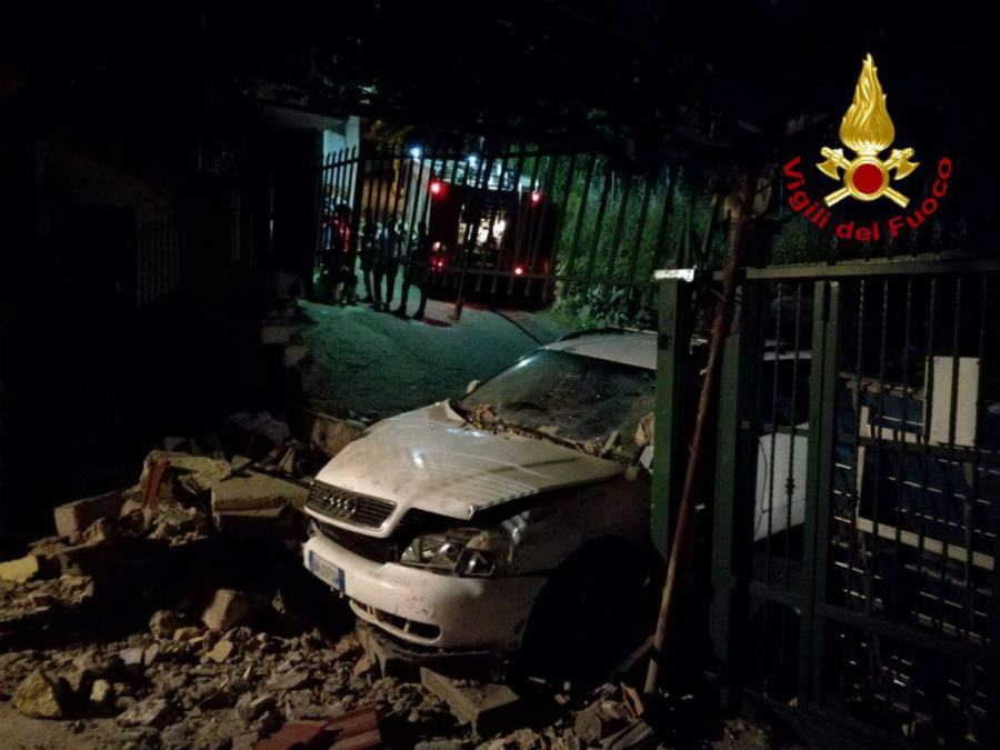 Mesoraca auto investe pedoni 03