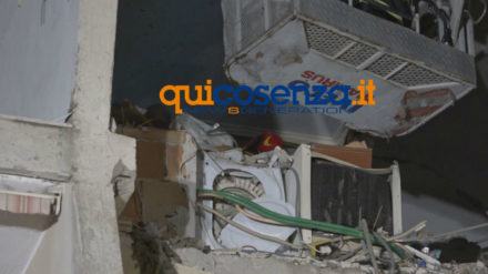 esplosione appartamento crotone 01