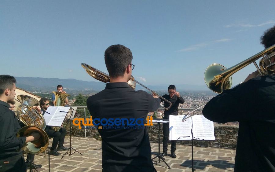 Il "Buongiorno" musicale dal Castello per la "Festa Europea della Musica" (FOTO e VIDEO) 57 castello svevo festa musica 02