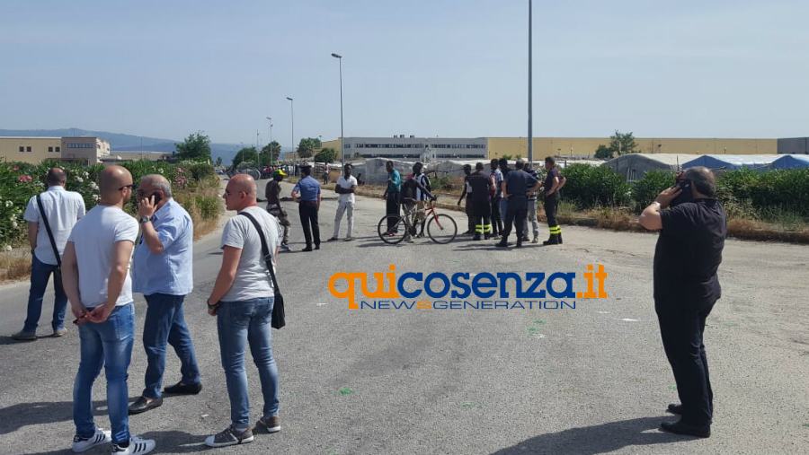 Tensioni a San Ferdinando dopo l'omicidio del giovane maliano (FOTO) 61 protesta san ferdinando 04