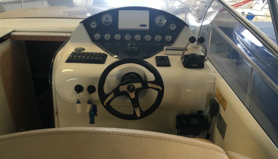 Amantea: acquista barca in leasing ma non versa canone, denunciato 60 barca sequestro amantea 02