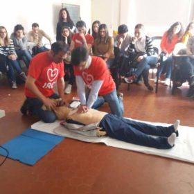 Quarantenne in arresto cardiaco mentre è in piazzetta: salvo grazie al defibrillatore 55 26165593 10215300038284552 6070596761027683307 n