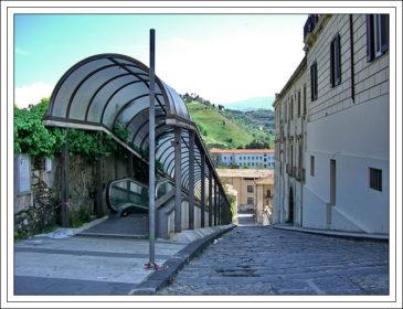 COSENZA scale mobili del centro storico