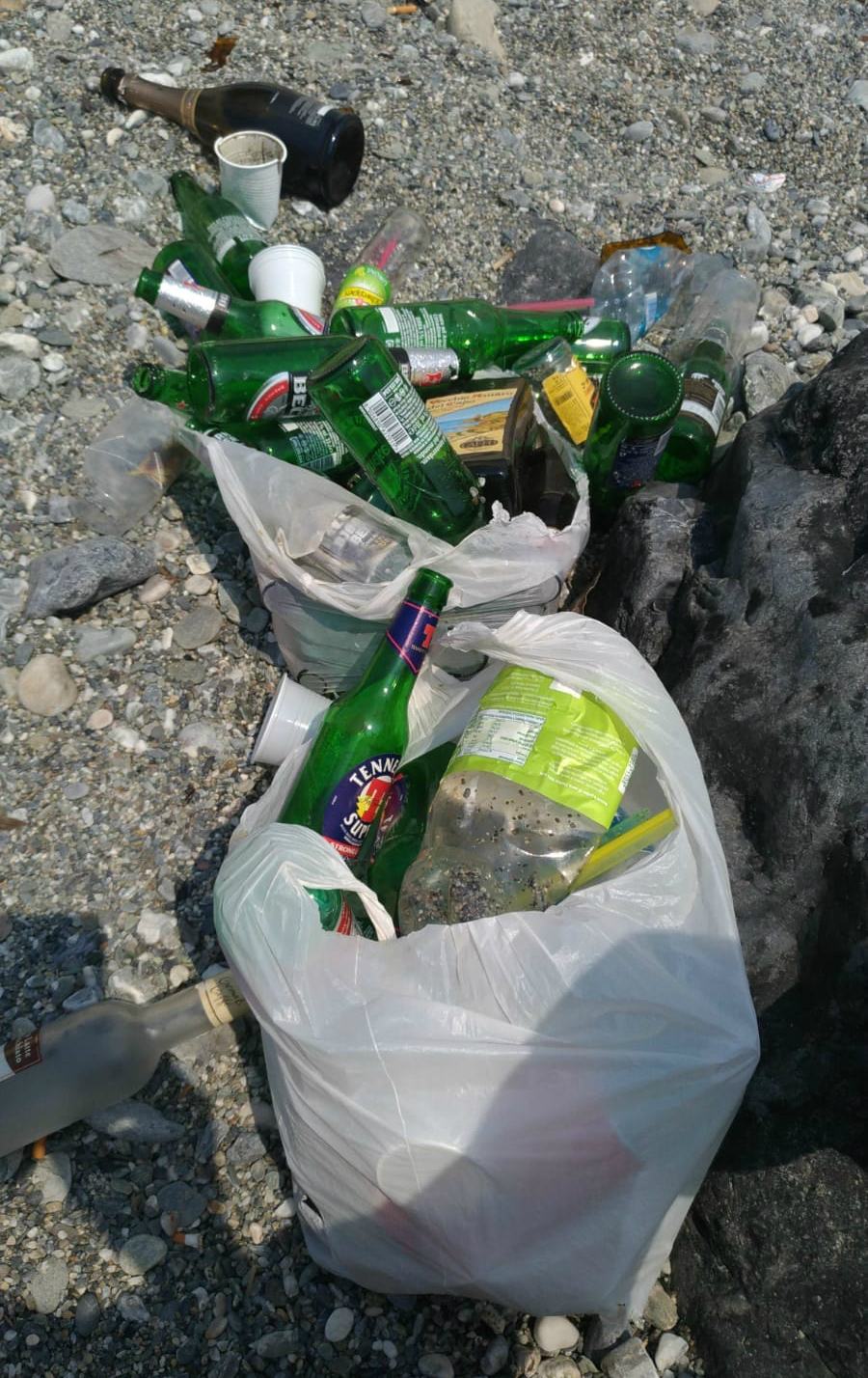 amantea rifiuti spiaggia libera