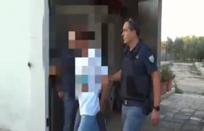 Sfondarono il caveau Sicurtransport con un cingolato, arrestati due latitanti 57 arresti caveau latitanti cz 02
