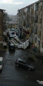 Tetto divelto dal maltempo tra le palazzine popolari di via Cilea (FOTO) 67 cilea3