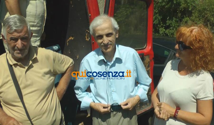 Cosenza, Corbelli dona a Padre Fedele centinaia di abiti per i poveri e i bisognosi 59 corbelli padre fedele 03