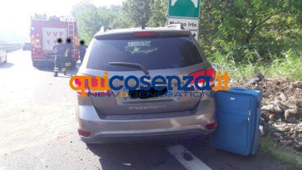 Auto sbanda e finisce contro il guardrail, a bordo un bambino di pochi mesi (Foto) 59 incidentea21