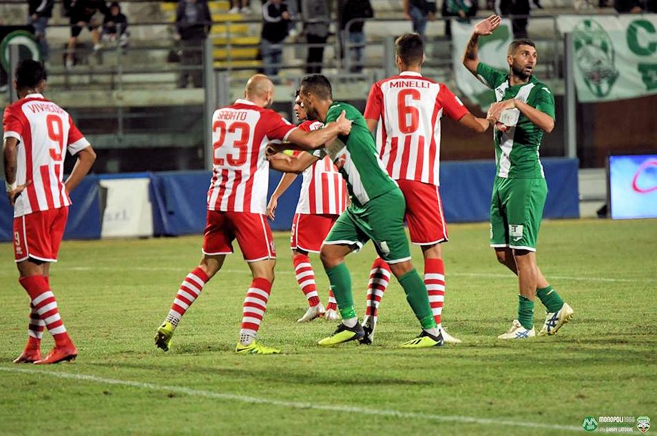 Rende avanti tutta. I biancorossi passano anche a Monopoli e restano in vetta 53 Monopoli Rende ok3