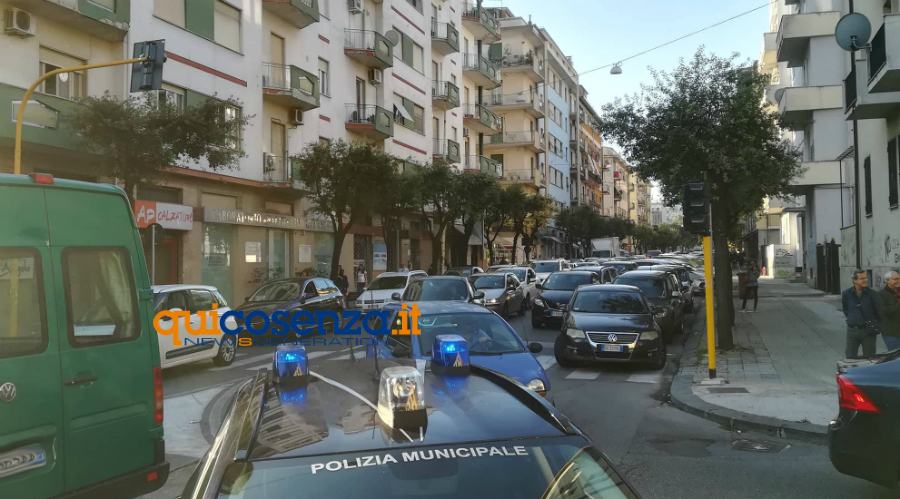 Primo giorno di scuola a Cosenza, prova traffico superata su via Misasi. 'Bocciata' via Popilia (FOTO) 74 via roma traffico