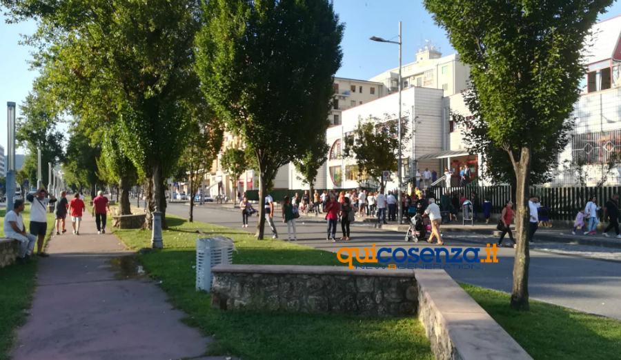 Primo giorno di scuola a Cosenza, prova traffico superata su via Misasi. 'Bocciata' via Popilia (FOTO) 81 viale mancini scuole