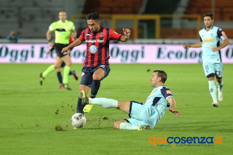 Cosenza, pari e proteste furiose. Maniero sblocca, poi il goal fantasma del Pescara 62 Cosenza Pescara08