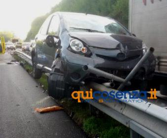 incidente rogliano toyota aygo 02