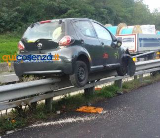 incidente rogliano toyota aygo 06
