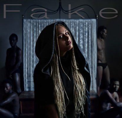 Fake, l'inedito di Elisabetta Eneh 56 46491858 2358071744221022 953591604248051712 n
