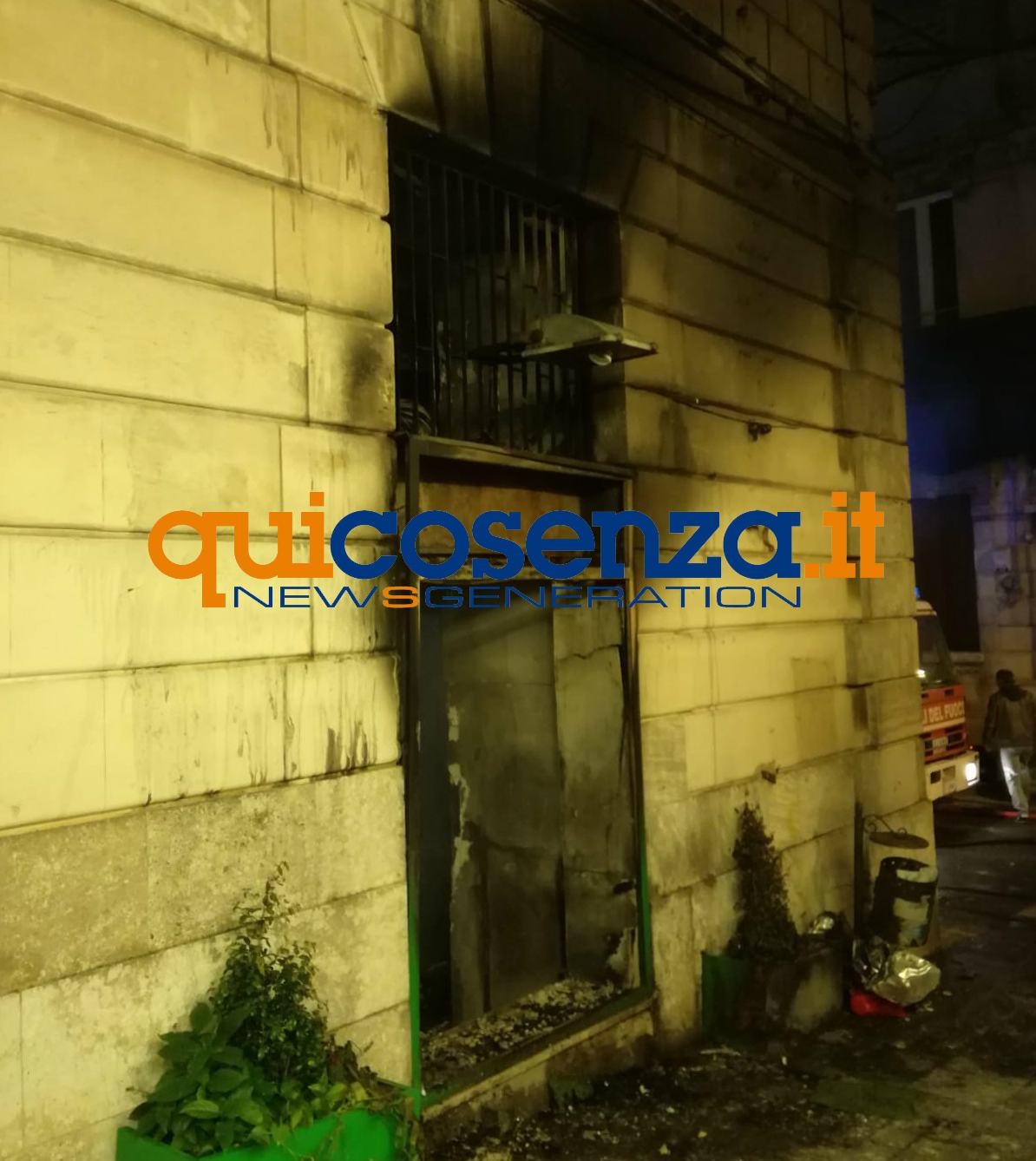 incendio pizzeria reggio calabria vv ff 02