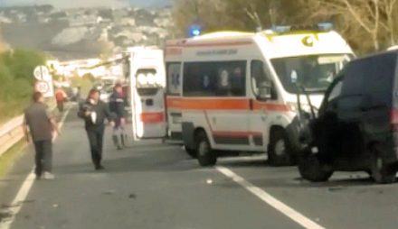 Grave incidente sulla Statale 18, due persone ferite. Sul posto l'elisoccorso 54 incidente scalea ss 18