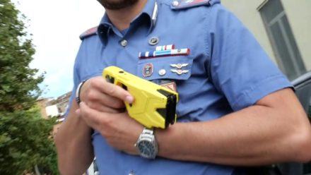 588658 thumb full 720 taser carabinieri