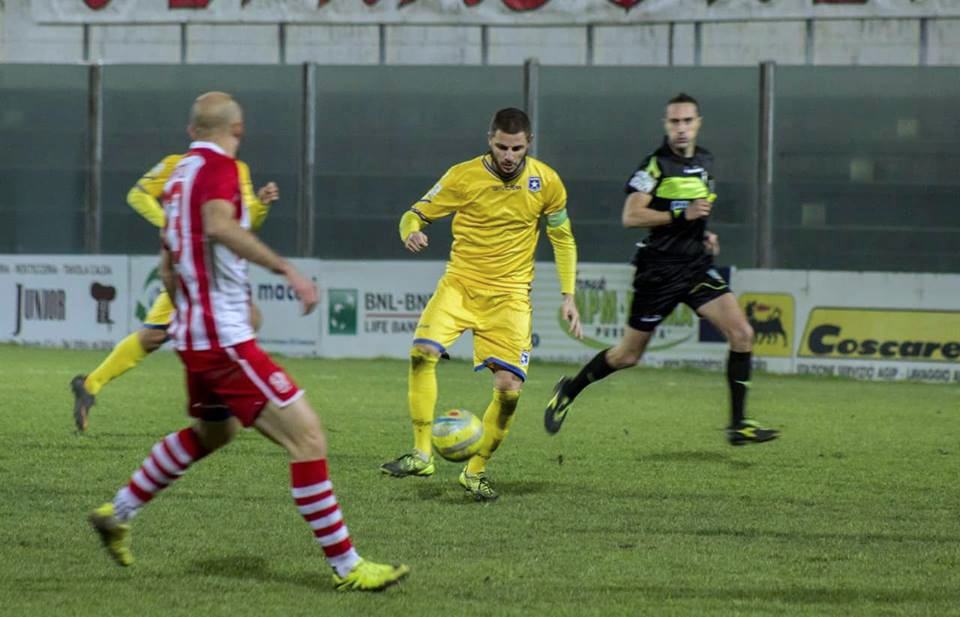 Rende rimontato e sconfitto 2 a 1 dalla Paganese. Biancorossi furenti con l'arbitro 56 Rende Paganese ok1