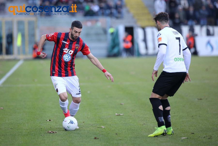 Cosenza-Benevento la presenta Occhiuzzi “Arrabbiati per gli errori ma pronti a ripartire" 57 Spezia Cosenza05
