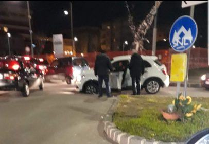 Cosenza, piazza Matteotti, cede l'asfalto in pieno traffico 57 a8d84b0c 9917 4637 8f64 b6ab62cda9cf