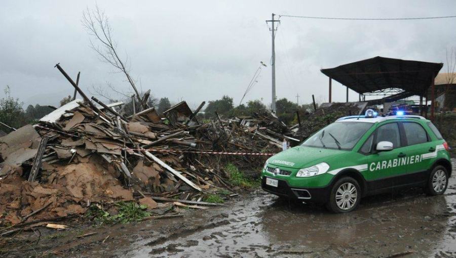 Pulizia 'arbitraria' del torrente Settimo, piante rubate e rifiuti: denunce tra Rende e Montalto 60 foto 1 settimo rifiuti
