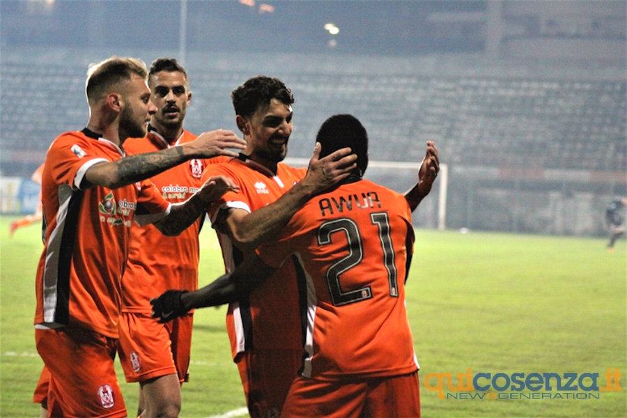 Il Rende ci mette il cuore e porta a casa una grande vittoria. Rieti battuto 2 a 1 57 rendechieti2401
