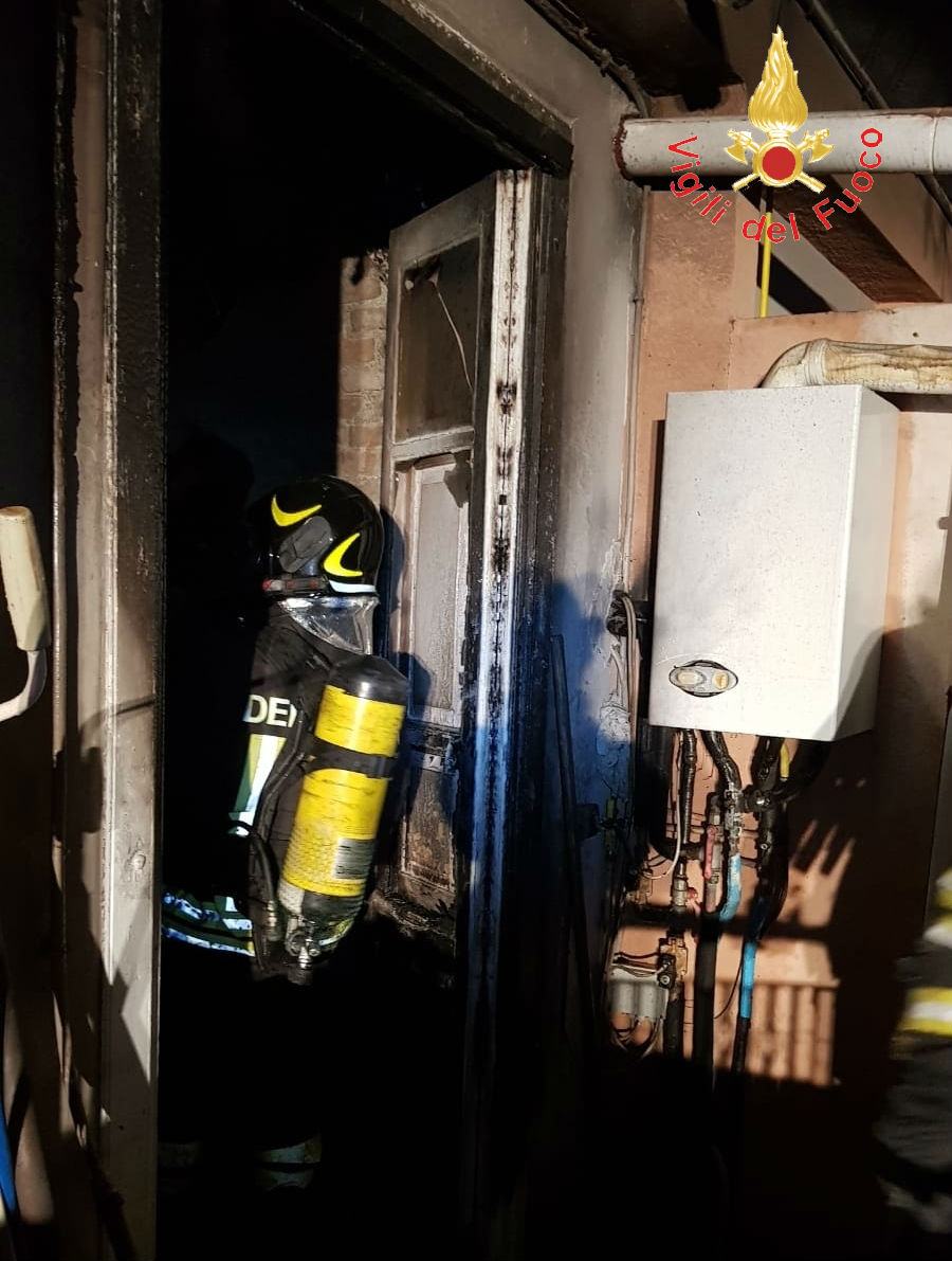 incendio abitazione lamezia 02