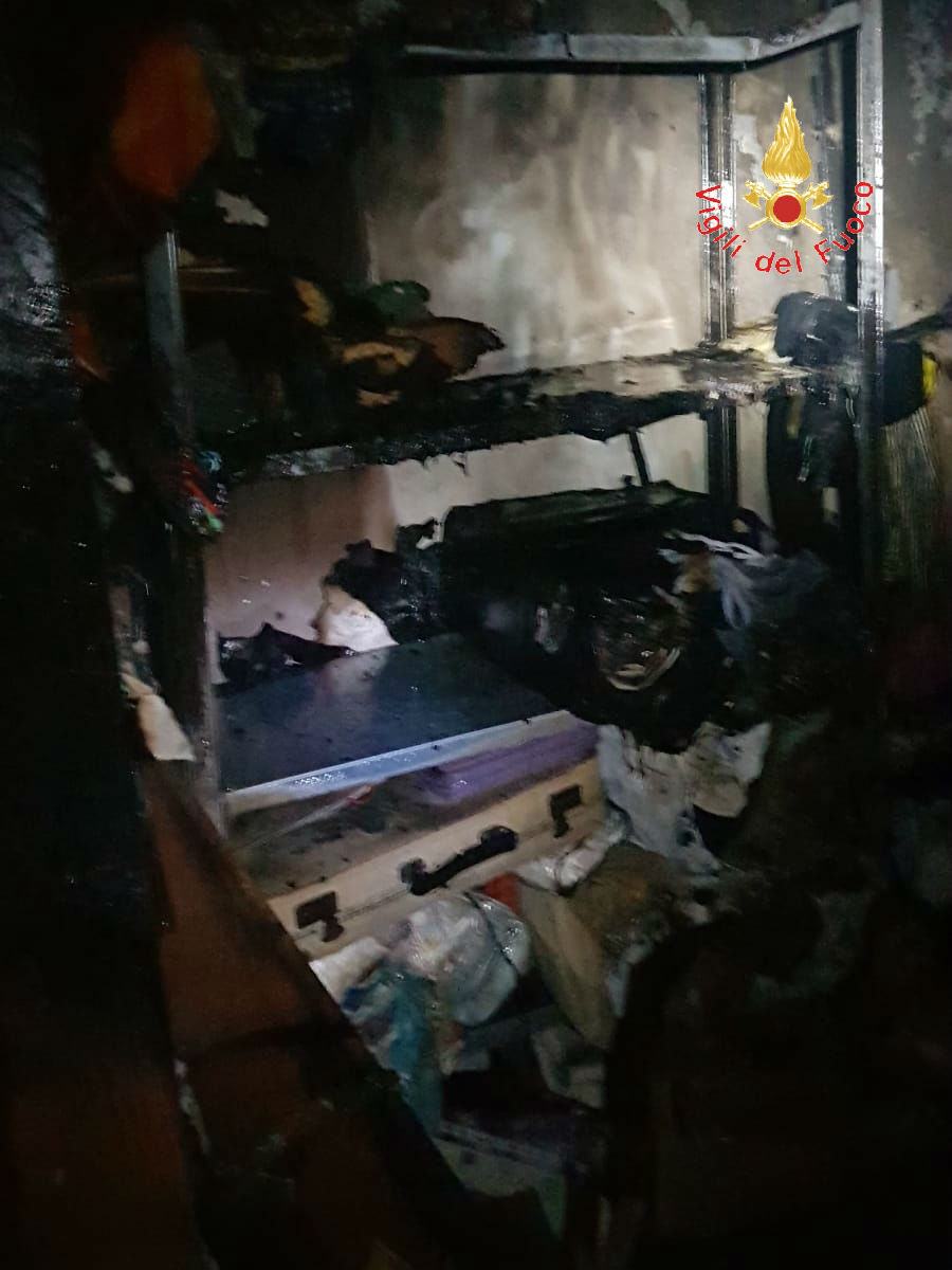 incendio abitazione lamezia 03