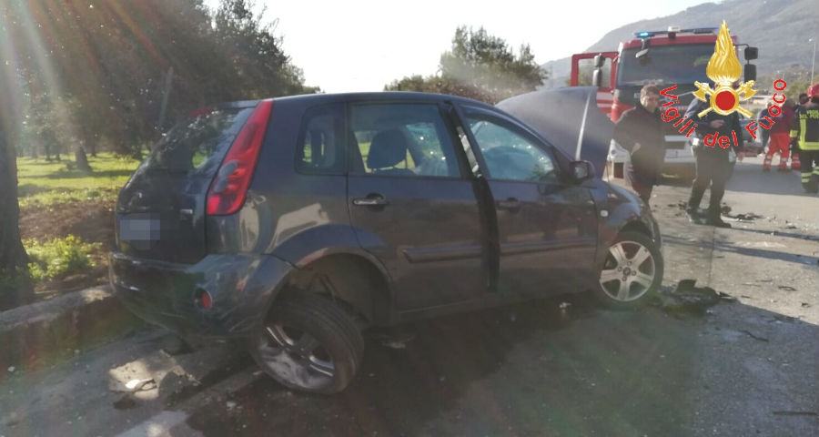 00b7ca8b cfaf 4a01 b500 1ba8ca0c83f3