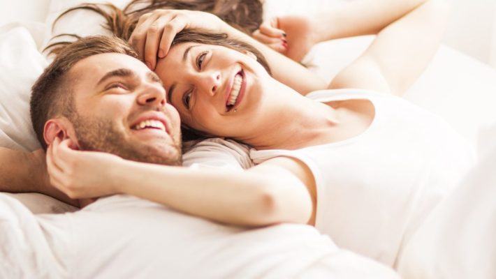 coppia a letto e1502061347968