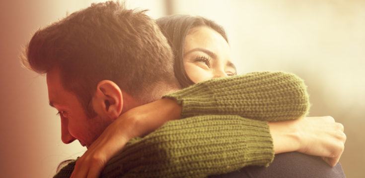 San Valentino 'la festa dell'ansia da innamorati'. I consigli per uscirne indenni 63 coppia abbraccio GettyImages 505292200
