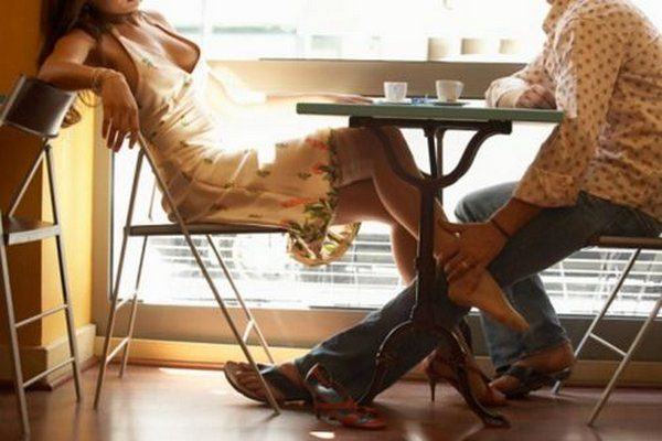 Cibi afrodisiaci: mangiare fa bene all'amore. Scopri perchè 62 sesso a tavola 15 cibi da evitare
