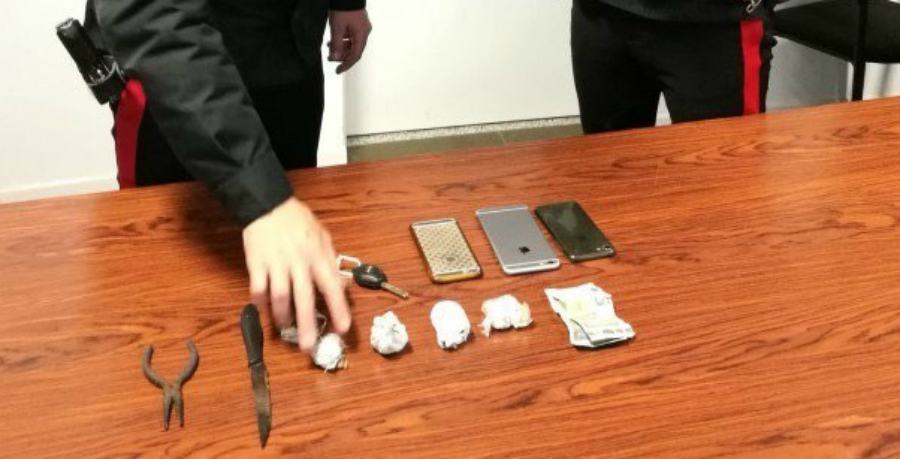 Spacciava droga nel Parco Robinson, arrestato 53enne 54 droga carabinieri parco robinson