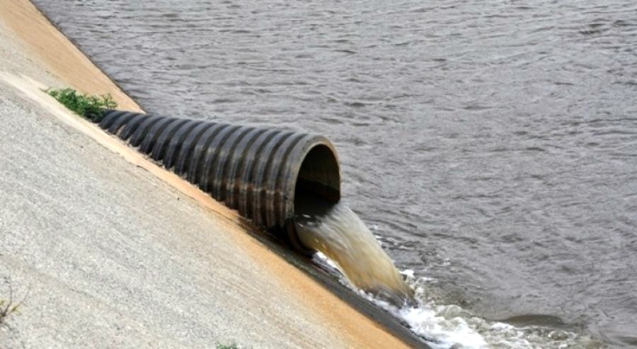 scarico illegale acqua mare