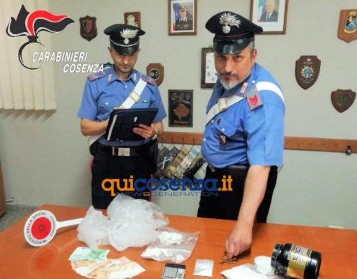 Sorpresi in casa a confezionare dosi di cocaina. Coppia arrestata dai carabinieri 53 coppia cocaina