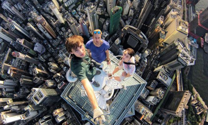 KillLife, morire per un selfie: 259 morti in 6 anni, quasi tutti giovani 57 killfie