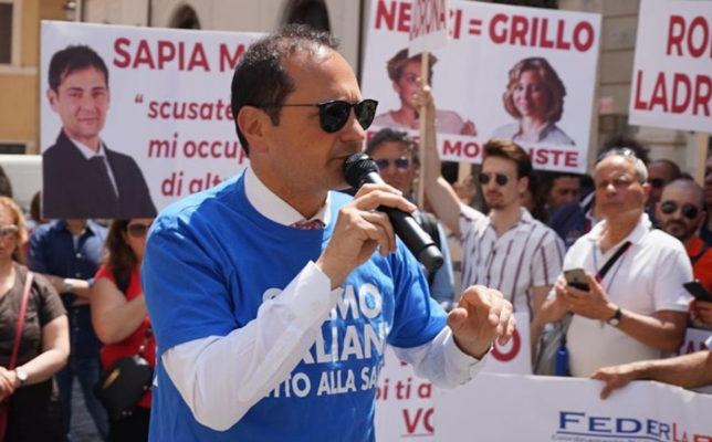 Decreto Calabria, opposizioni scatenate "non risolve nulla ed è incostituzionale" 56 Marco Siclari FI protesta