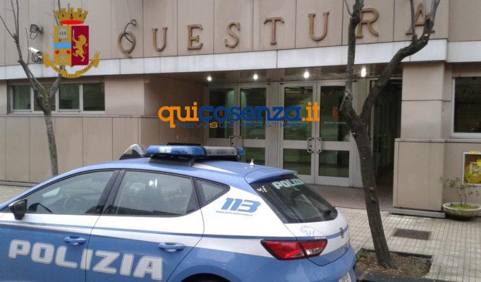 Il Questore di Cosenza "in 3 mesi 41 arresti e 185 denunce. Furti nelle case dimezzati" 54 Questura Cosenza