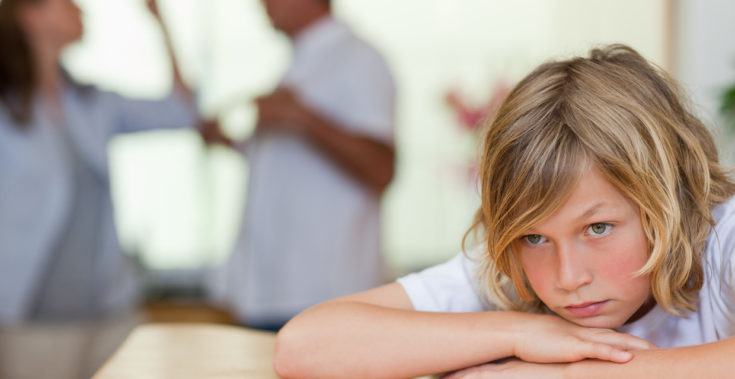 Scosse elettriche e lavaggio del cervello ai bambini per darli in affidamento 53 bambina