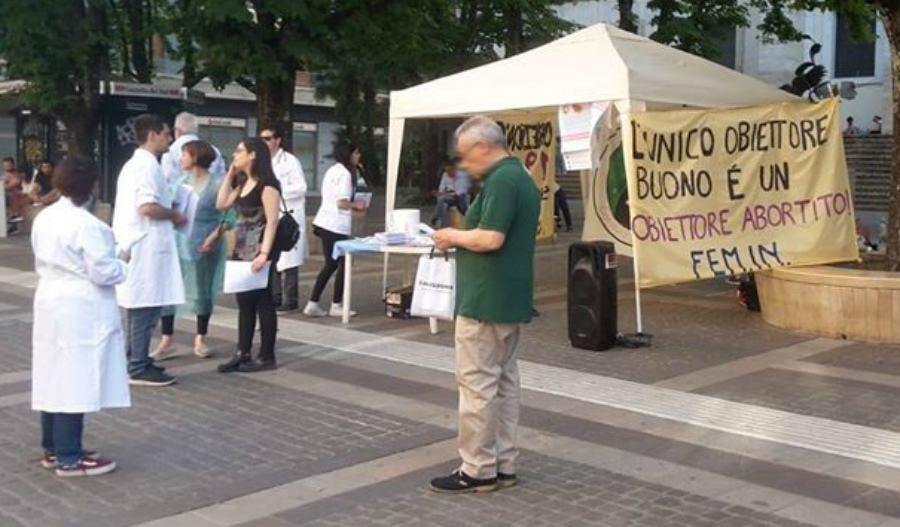 fem in aborto cosenza 01