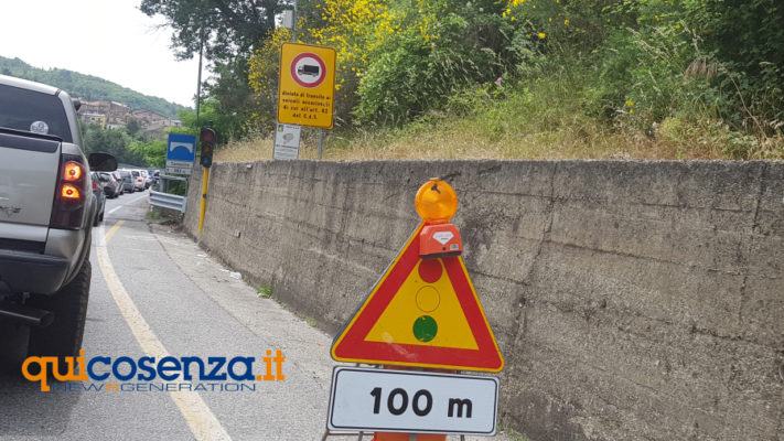 Cannavino: "bene i lavori, ma il merito è anche dei Comuni... dimenticati alla consegna" 53 Ponte Cannavino Celico statale 107 lavori semaforo2