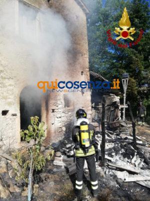 Vigili del fuoco incendio Carolei