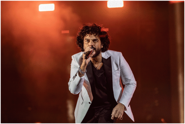 Francesco Renga a novembre, al Pala Milone di Crotone 56 Francesco Renga 26 di 44 copertina